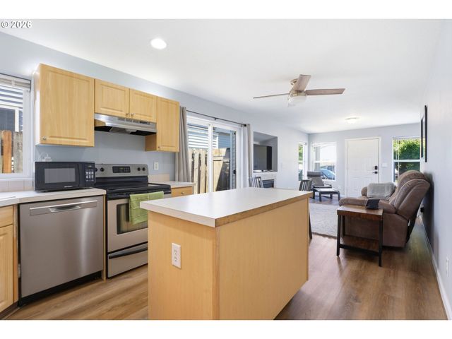 879 Sw JUNCTION Pl, Gresham, OR 97080