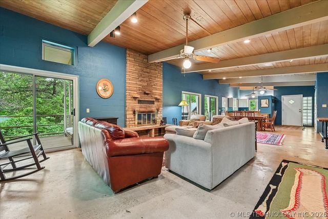 494 Cedar Boulevard, Locust Grove, OK 74352