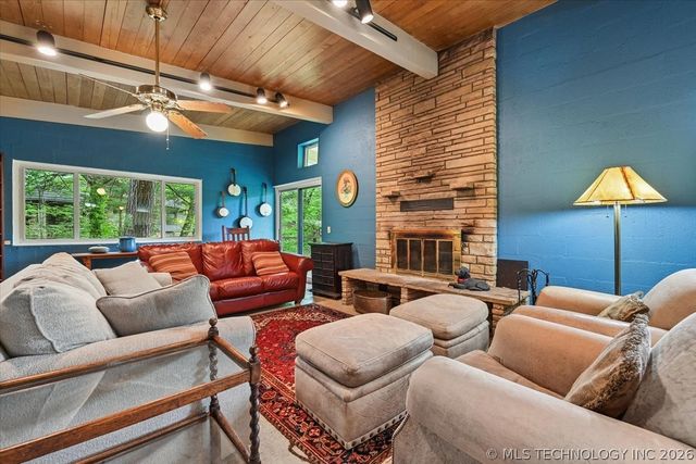 494 Cedar Boulevard, Locust Grove, OK 74352