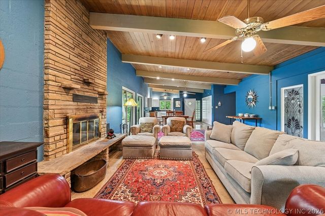 494 Cedar Boulevard, Locust Grove, OK 74352