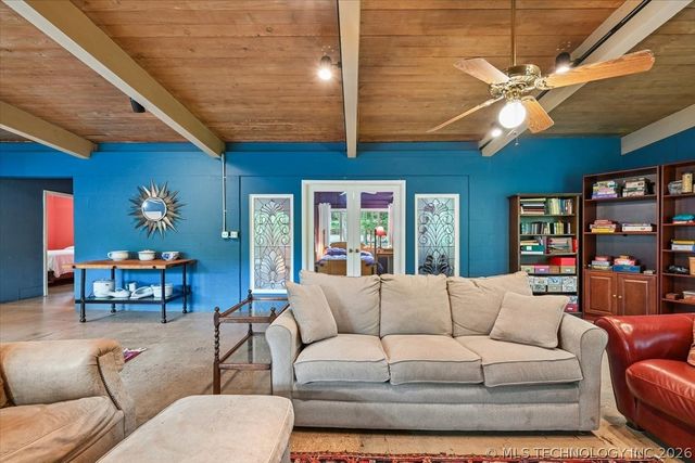 494 Cedar Boulevard, Locust Grove, OK 74352