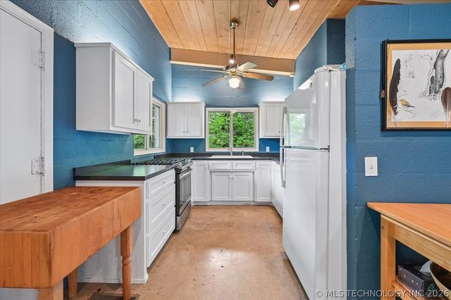 494 Cedar Boulevard, Locust Grove, OK 74352