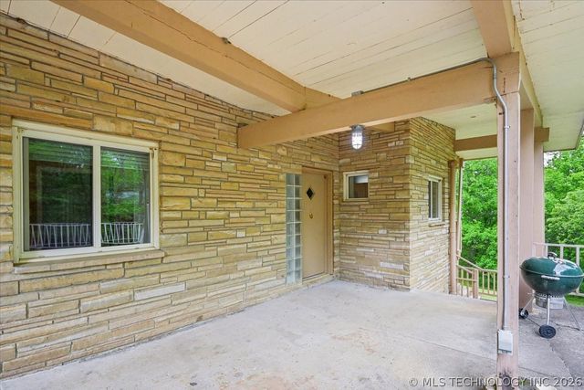 494 Cedar Boulevard, Locust Grove, OK 74352