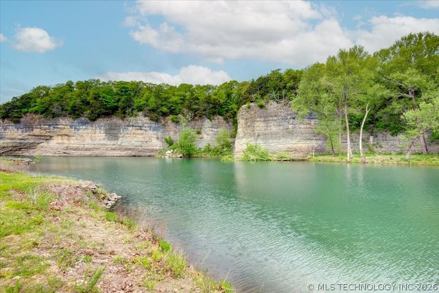 494 Cedar Boulevard, Locust Grove, OK 74352