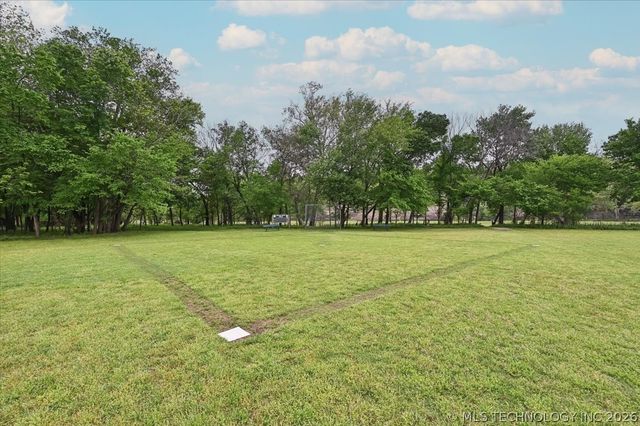 494 Cedar Boulevard, Locust Grove, OK 74352