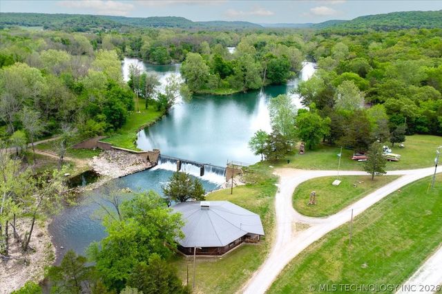 494 Cedar Boulevard, Locust Grove, OK 74352