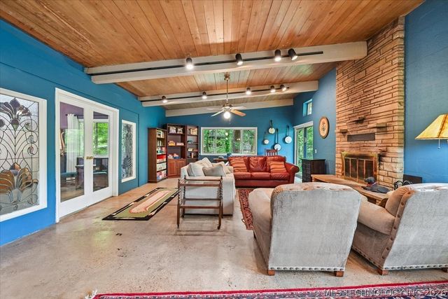 494 Cedar Boulevard, Locust Grove, OK 74352