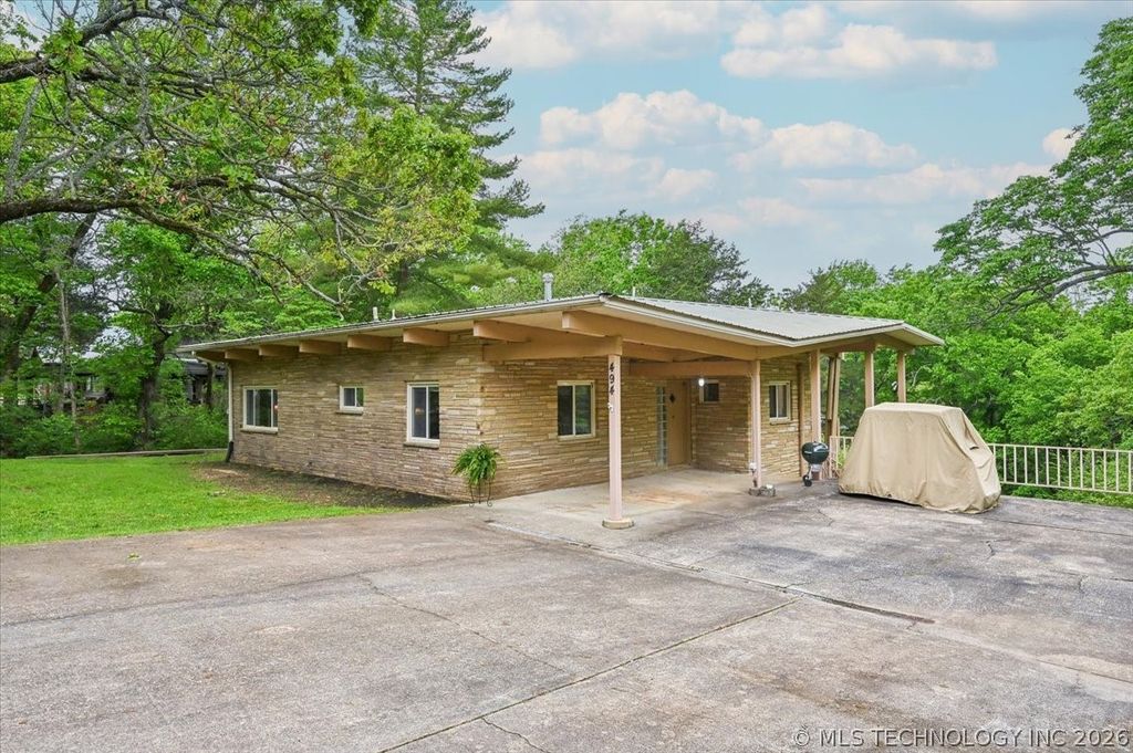 494 Cedar Boulevard, Locust Grove, OK 74352