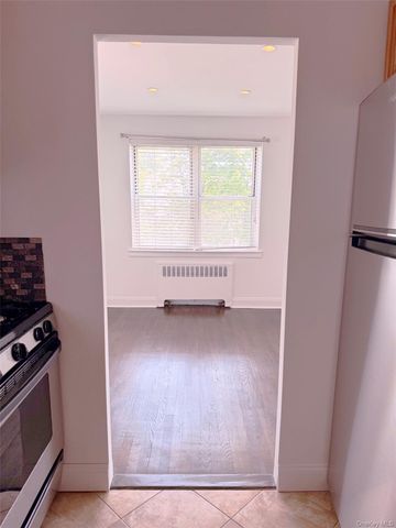22 Keogh Lane 1A, New Rochelle, NY 10805