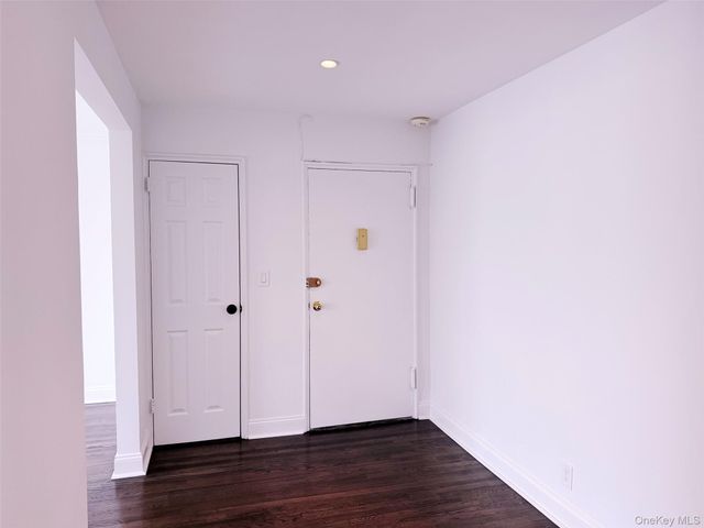 22 Keogh Lane 1A, New Rochelle, NY 10805