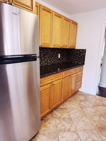 22 Keogh Lane 1A, New Rochelle, NY 10805