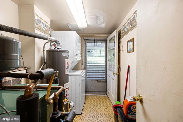 6348 HENRY AVE, Philadelphia, PA 19128