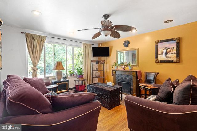 6348 HENRY AVE, Philadelphia, PA 19128