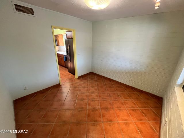7641 E Palma Street, Tucson, AZ 85710