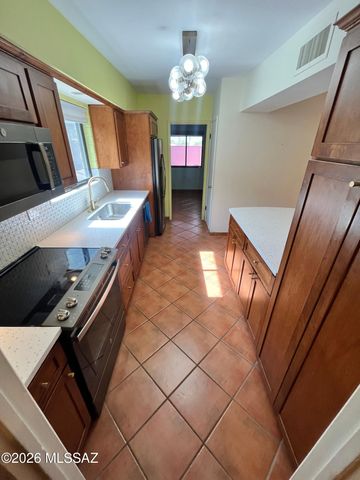7641 E Palma Street, Tucson, AZ 85710