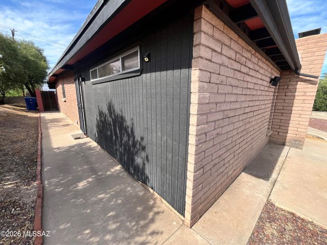 7641 E Palma Street, Tucson, AZ 85710