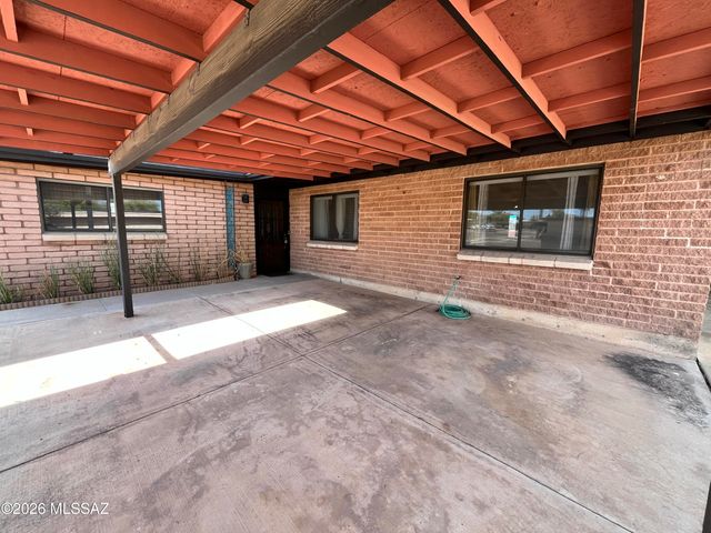 7641 E Palma Street, Tucson, AZ 85710