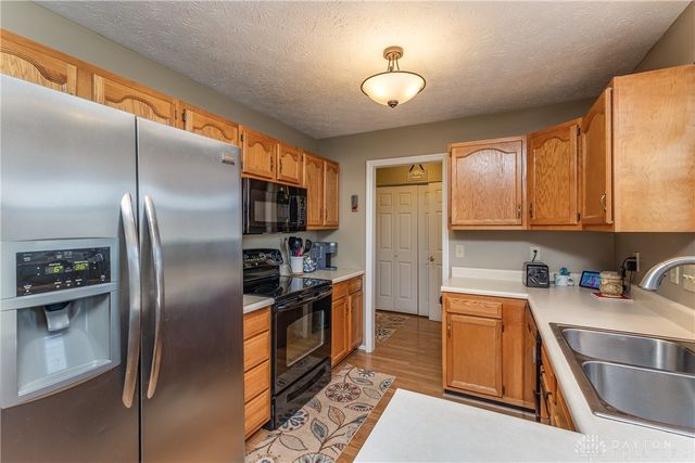 320 Sagebrush Drive, Englewood, OH 45315