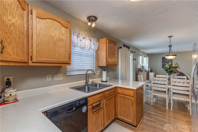 320 Sagebrush Drive, Englewood, OH 45315