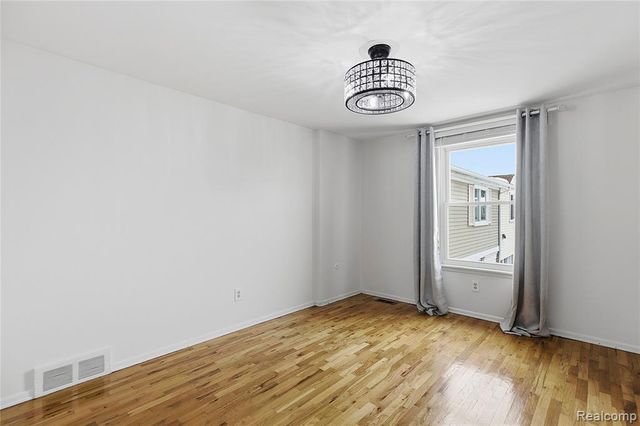 11427 Messmore, Utica, MI 48317