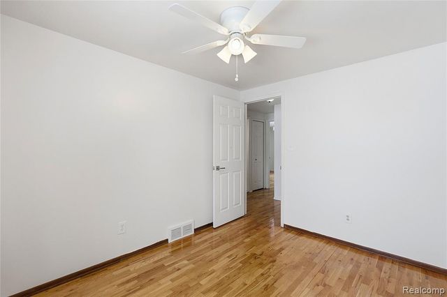 11427 Messmore, Utica, MI 48317