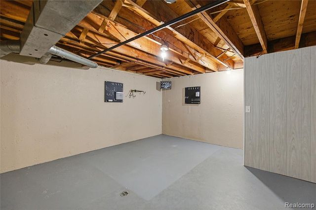 11427 Messmore, Utica, MI 48317