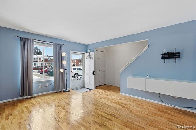 11427 Messmore, Utica, MI 48317