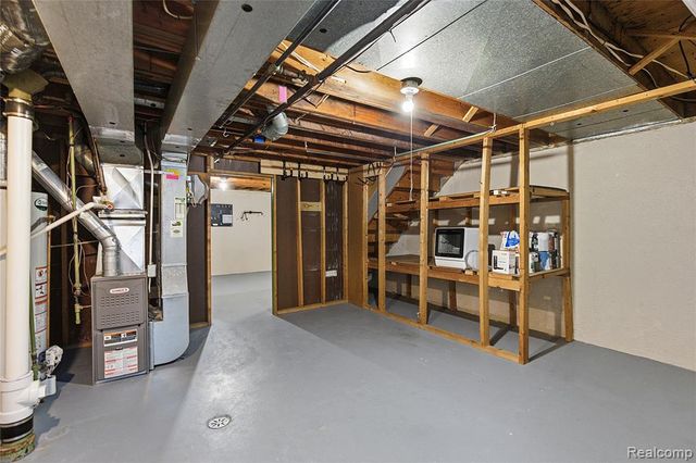 11427 Messmore, Utica, MI 48317