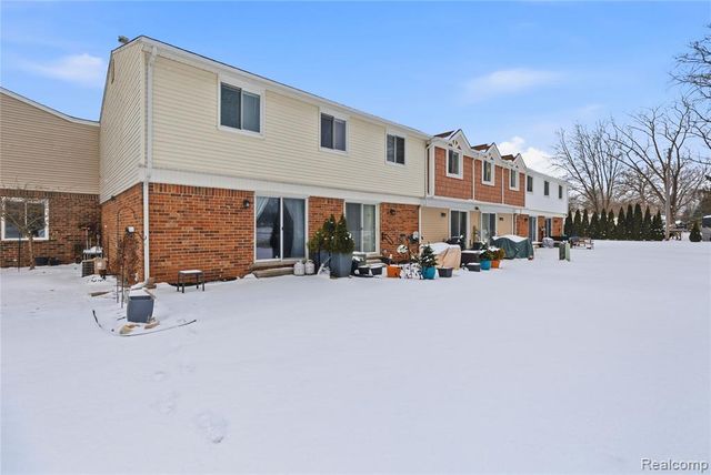 11427 Messmore, Utica, MI 48317