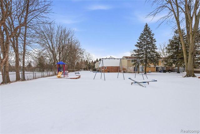 11427 Messmore, Utica, MI 48317