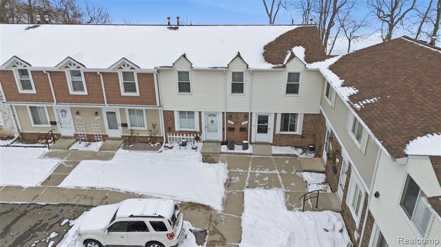 11427 Messmore, Utica, MI 48317