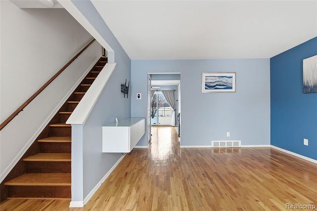 11427 Messmore, Utica, MI 48317