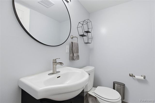 11427 Messmore, Utica, MI 48317