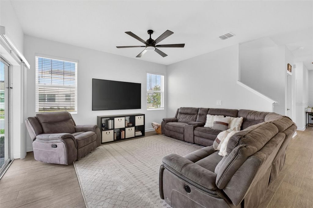 Image 14 of property listing at 11806 LANGUAGE WAY, Orlando, FL 32832