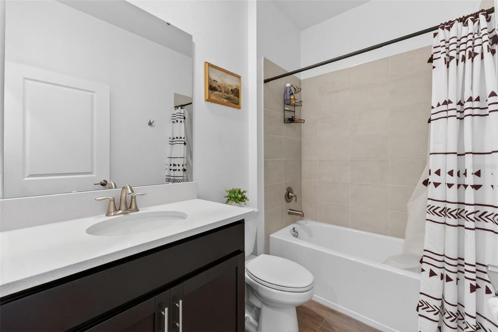 Image 16 of property listing at 11806 LANGUAGE WAY, Orlando, FL 32832