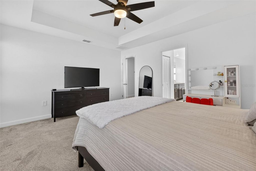 Image 19 of property listing at 11806 LANGUAGE WAY, Orlando, FL 32832