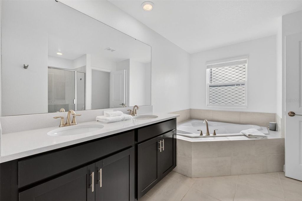 Image 20 of property listing at 11806 LANGUAGE WAY, Orlando, FL 32832