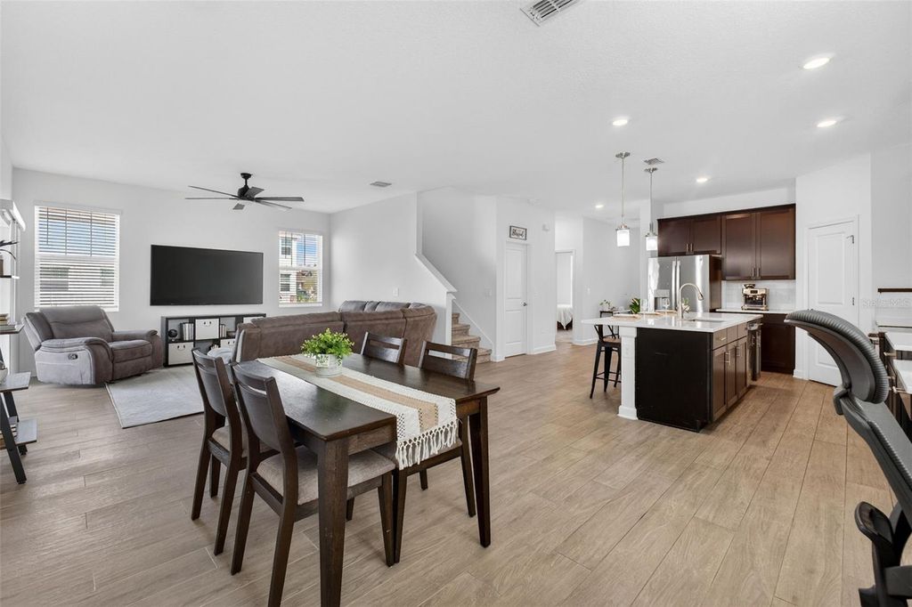 Image 3 of property listing at 11806 LANGUAGE WAY, Orlando, FL 32832