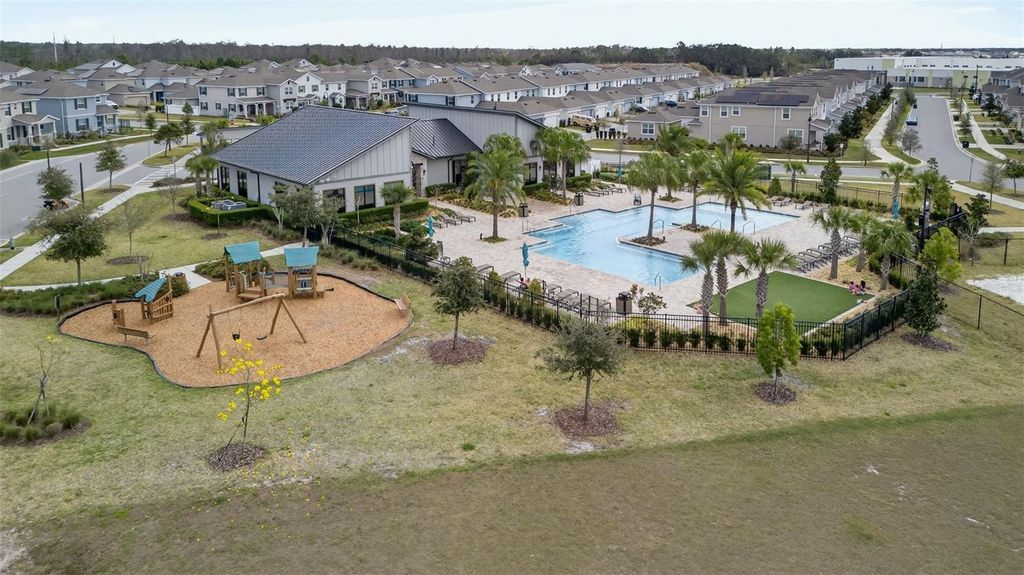 Image 4 of property listing at 11806 LANGUAGE WAY, Orlando, FL 32832