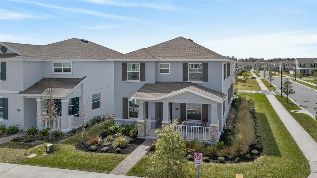 Image 5 of property listing at 11806 LANGUAGE WAY, Orlando, FL 32832