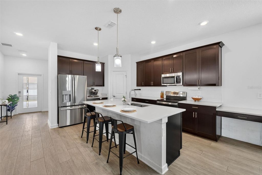 Image 10 of property listing at 11806 LANGUAGE WAY, Orlando, FL 32832