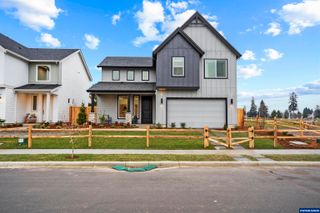 3033 Olympic St, Woodburn, OR 97071