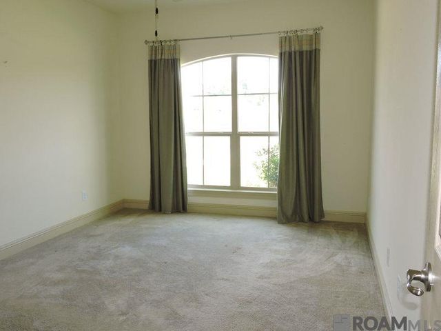 10125 Montrachet Dr, Baton Rouge, LA 70817