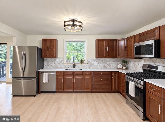 329 WOODBURY TURNERSVILLE RD, Grenloch, NJ 08032