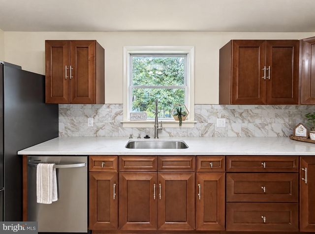329 WOODBURY TURNERSVILLE RD, Grenloch, NJ 08032