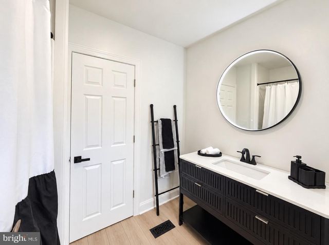 329 WOODBURY TURNERSVILLE RD, Grenloch, NJ 08032
