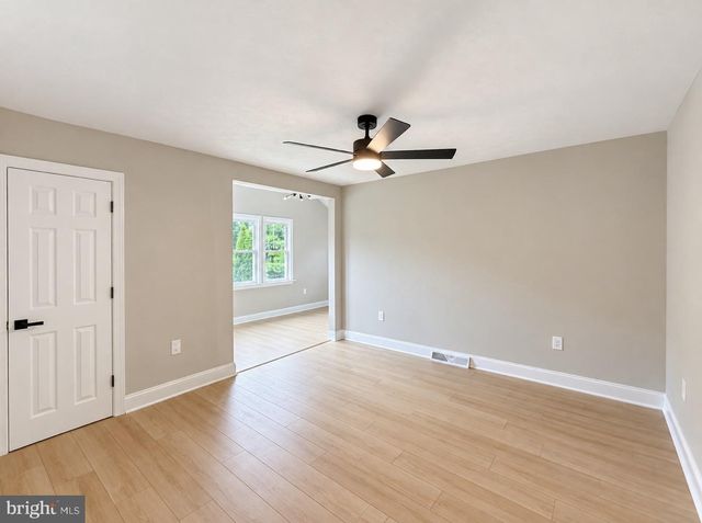 329 WOODBURY TURNERSVILLE RD, Grenloch, NJ 08032