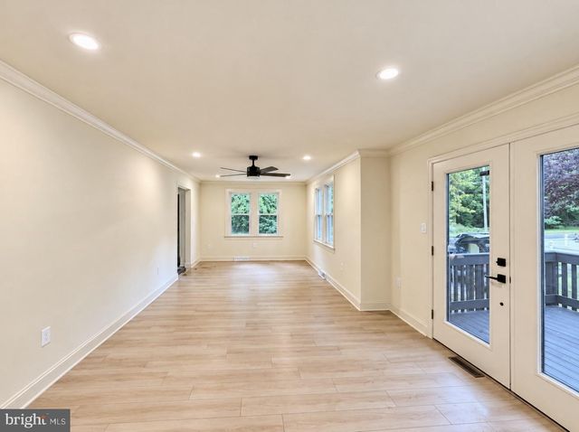 329 WOODBURY TURNERSVILLE RD, Grenloch, NJ 08032