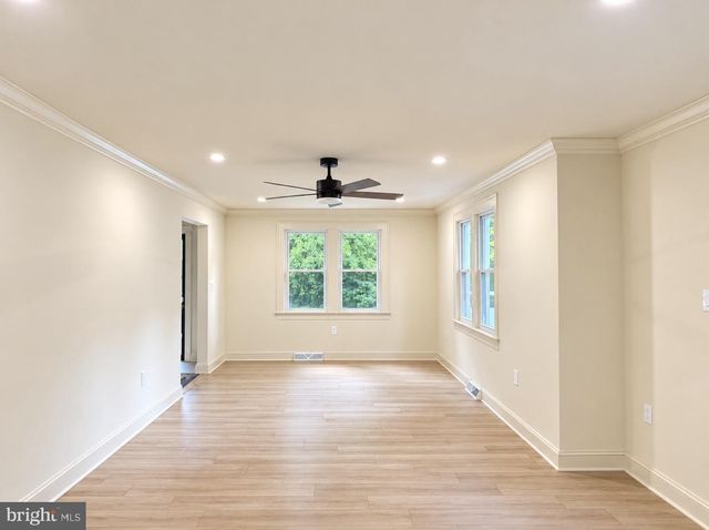 329 WOODBURY TURNERSVILLE RD, Grenloch, NJ 08032