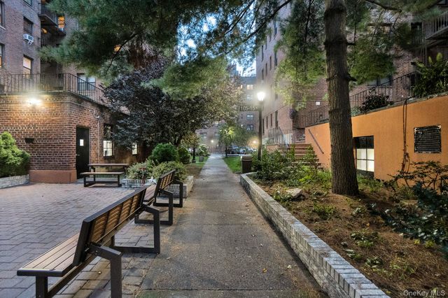 105-30 66th Avenue 3E, Forest Hills, NY 11375